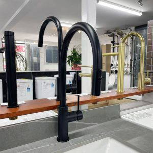 Coromandel Pull-out Round Sink Mixer with 35mm Cartridge in Matte Black